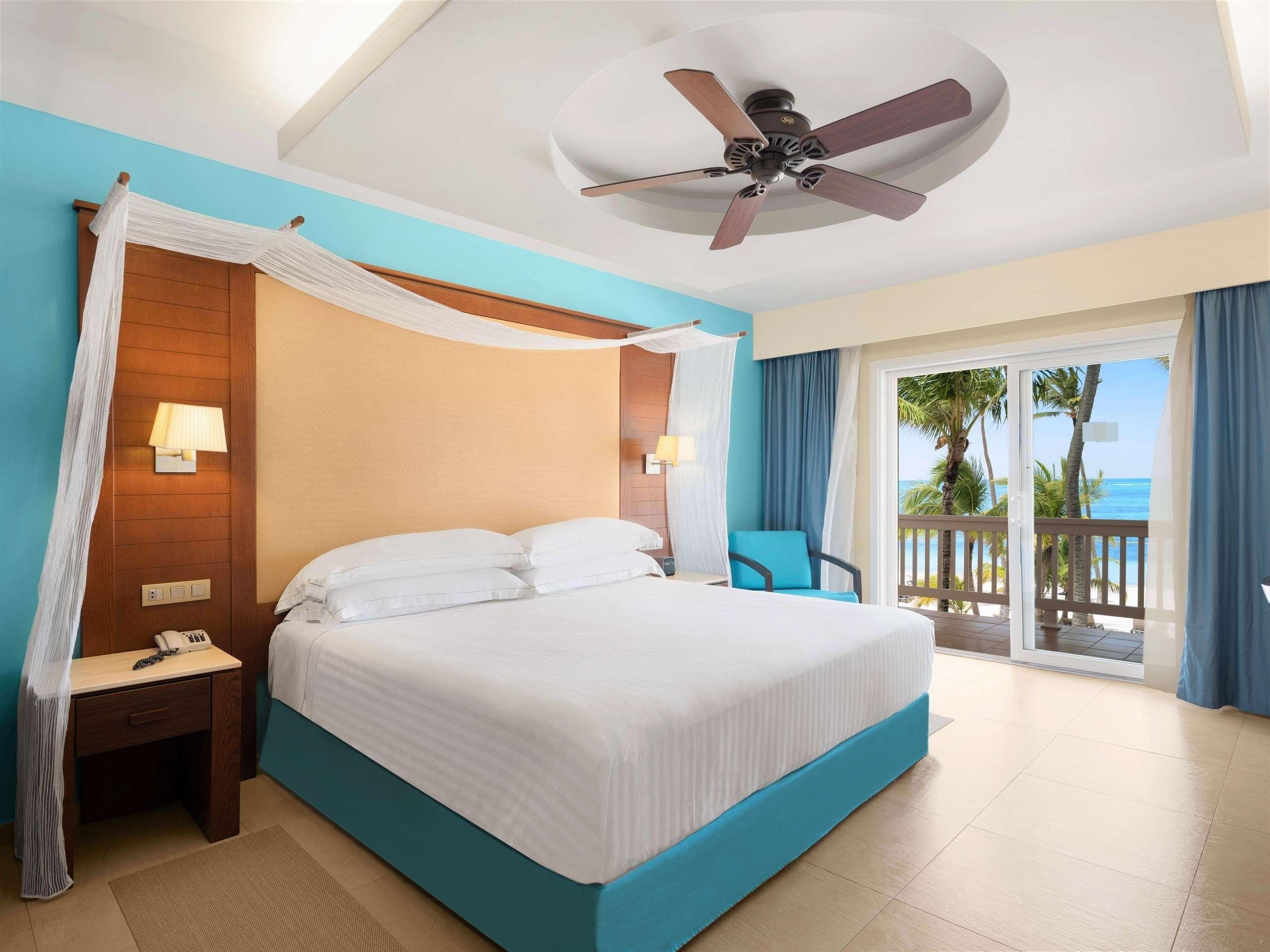 Barcelo Bavaro Beach (Adults Only) Punta Cana Eksteriør bilde A room at the Hard Rock Hotel & Casino Punta Cana