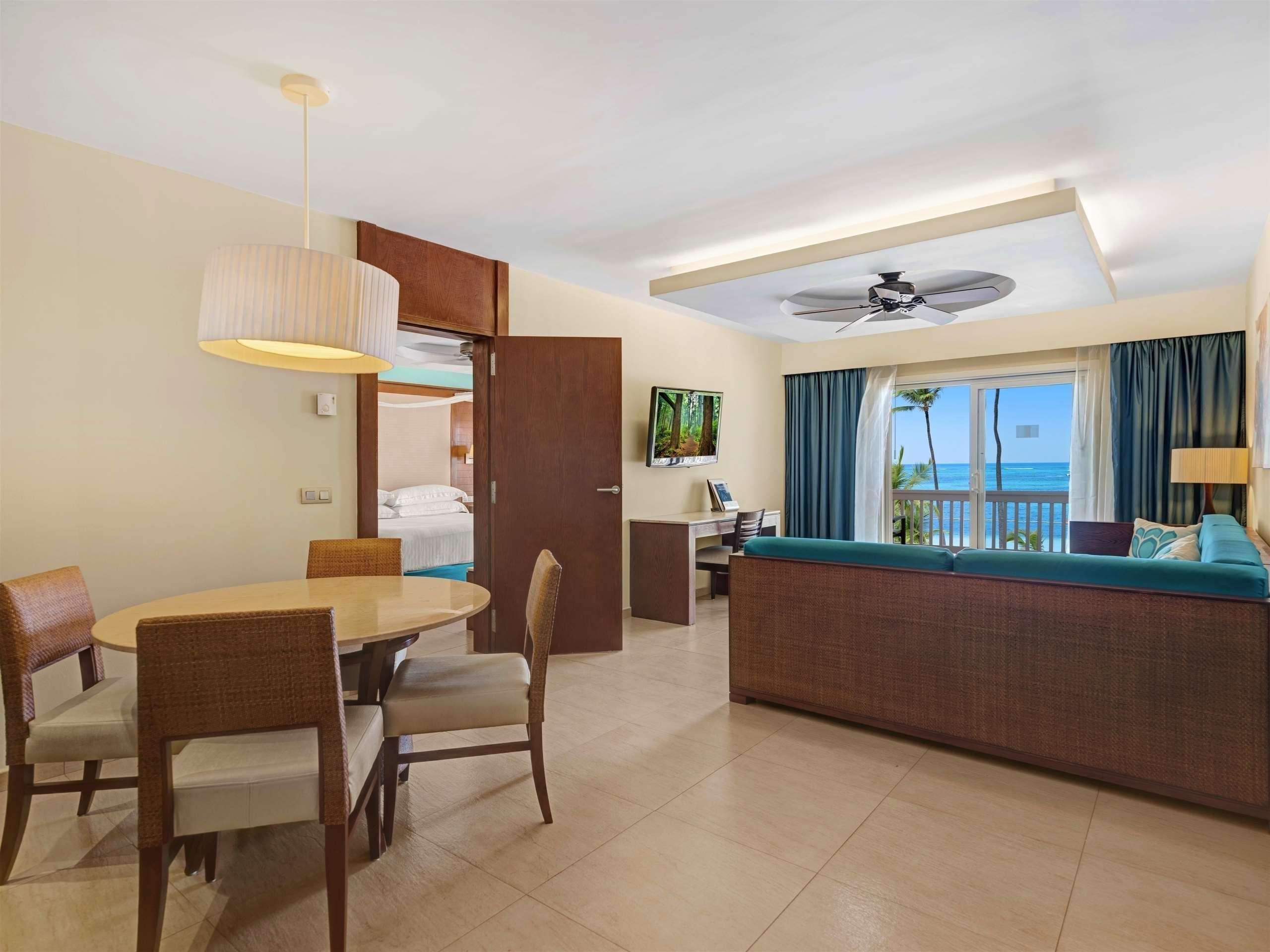 Barcelo Bavaro Beach (Adults Only) Punta Cana Eksteriør bilde Suite at Hilton La Romana