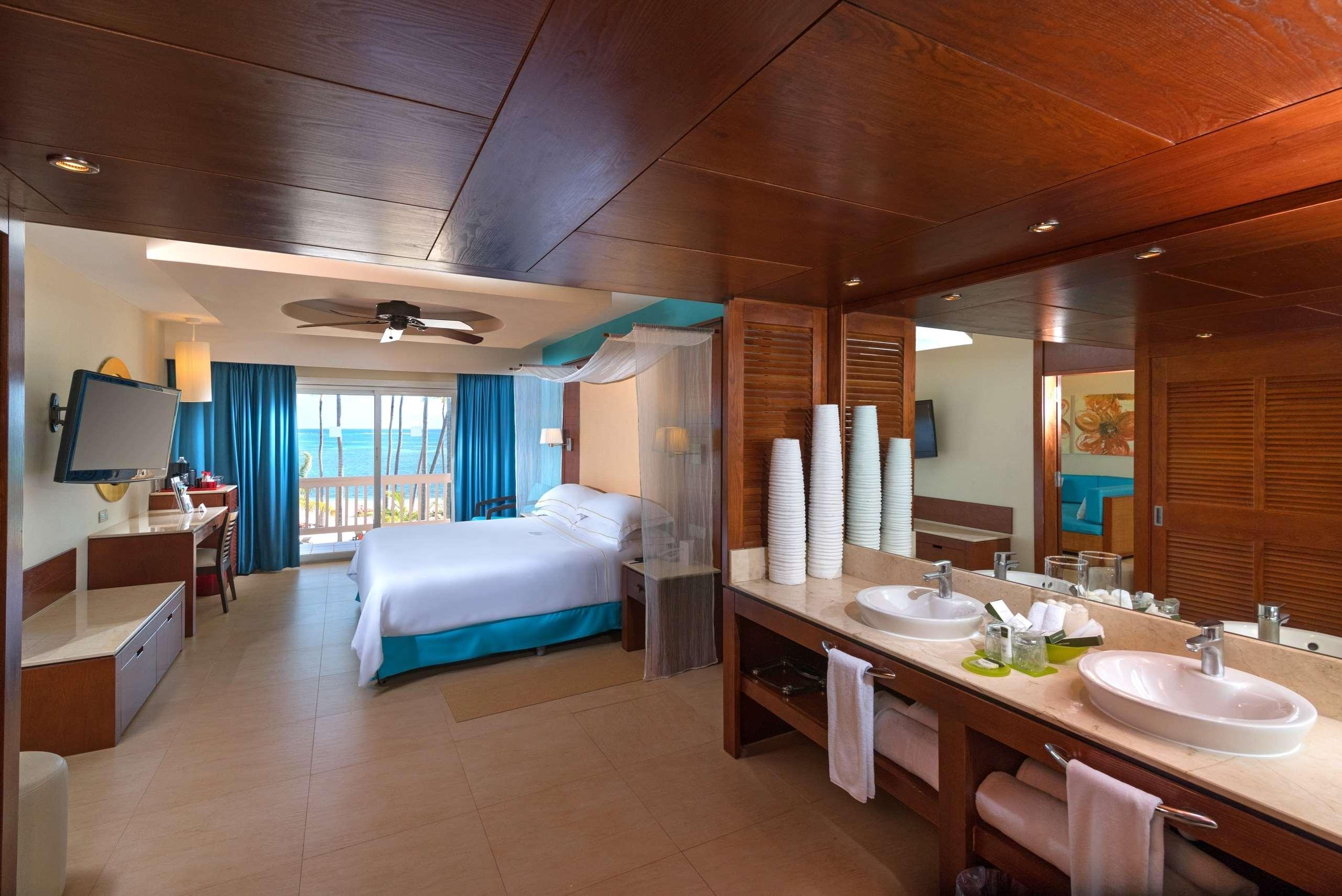 Barcelo Bavaro Beach (Adults Only) Punta Cana Eksteriør bilde Junior Suite