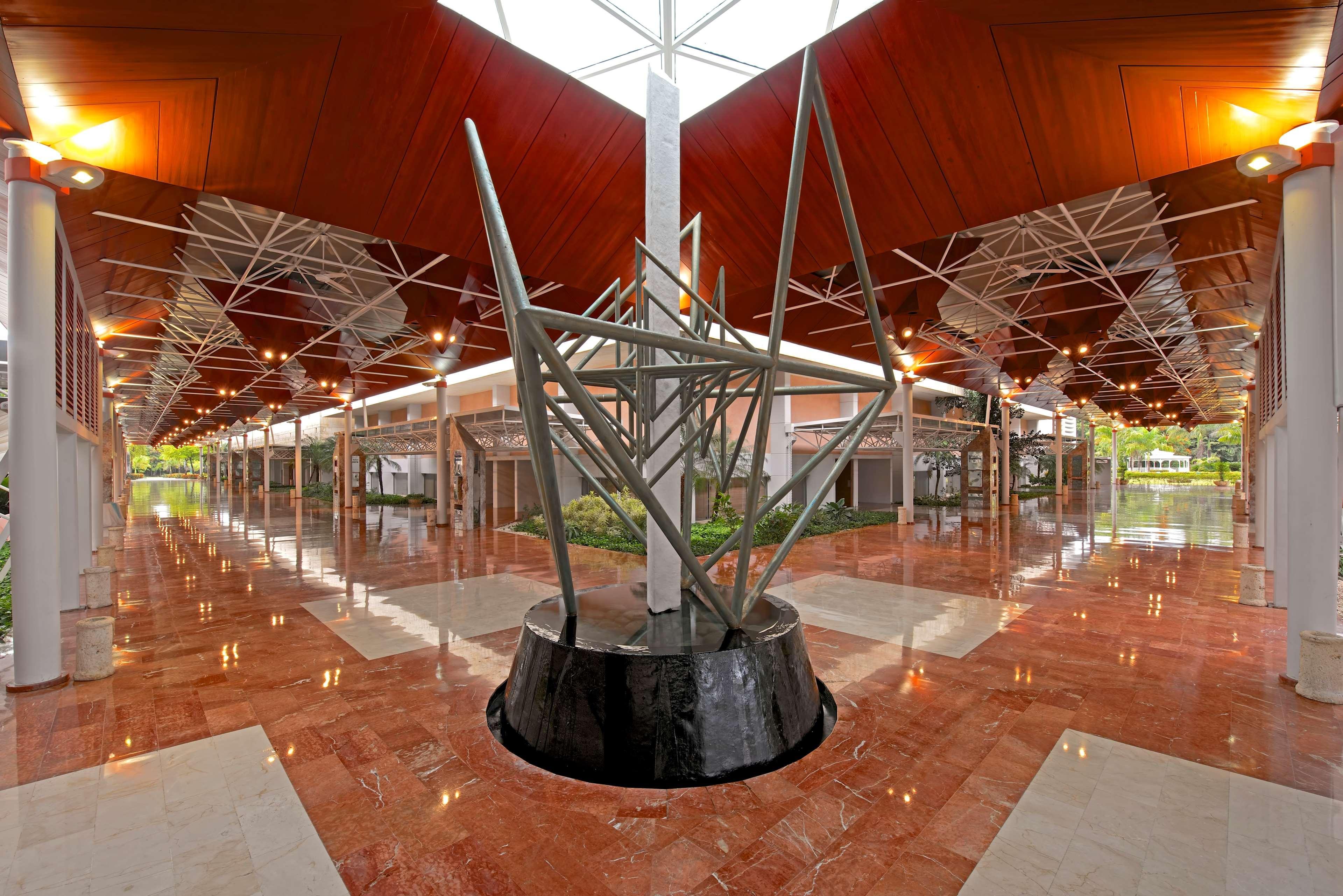 Barcelo Bavaro Beach (Adults Only) Punta Cana Eksteriør bilde Interior of the National Museum of the Marine Corps