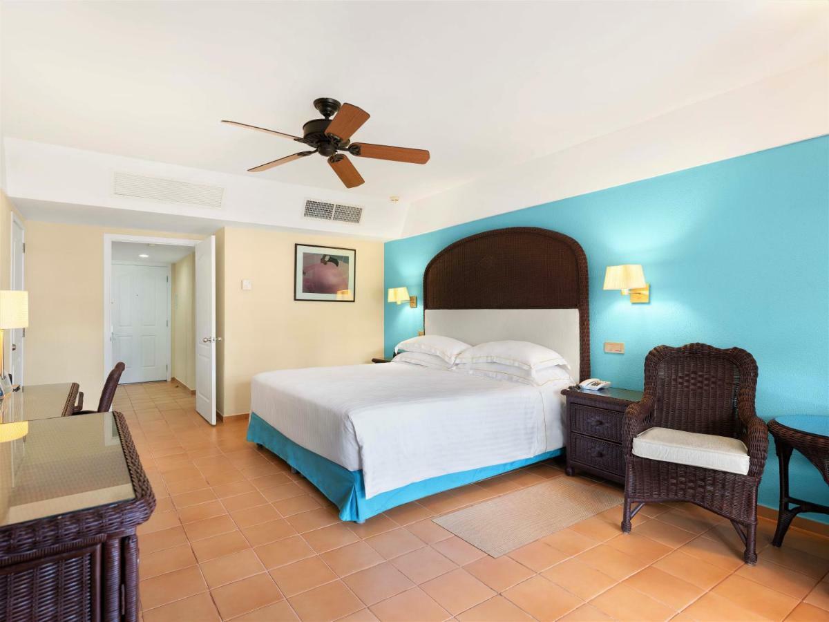 Barcelo Bavaro Beach (Adults Only) Punta Cana Eksteriør bilde A bedroom at the Iberostar Grand Hotel Bávaro